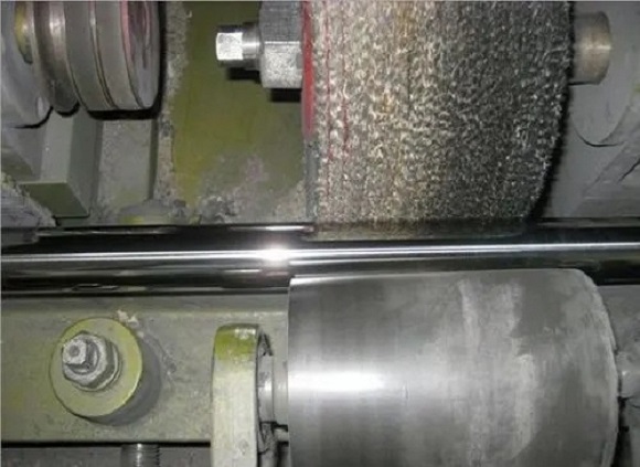 304不銹鋼管表面劃痕怎么處理？